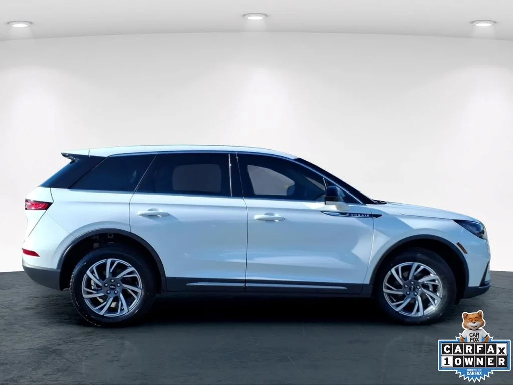 Used 2023 White Lincoln Standard image 7
