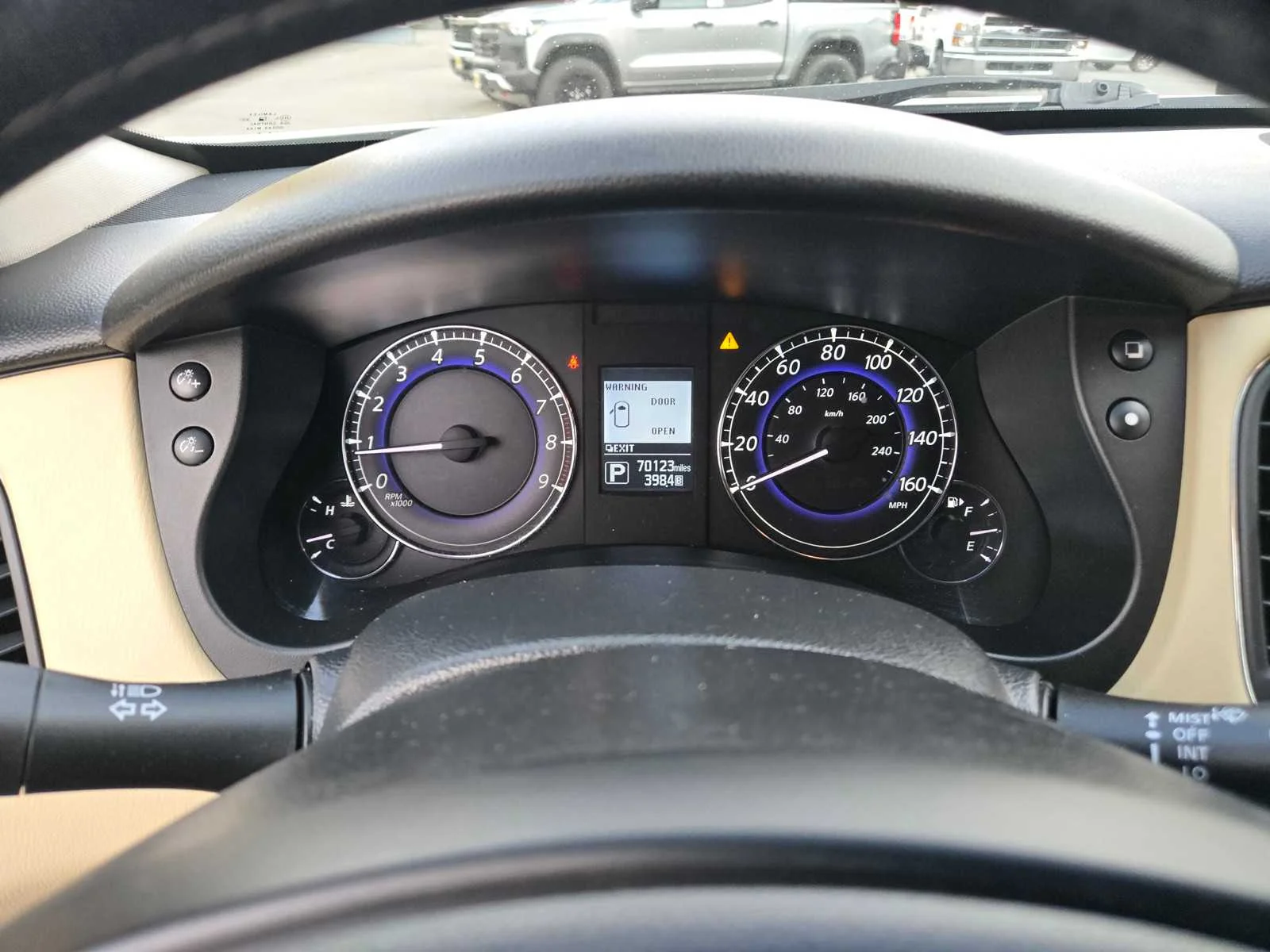 Used 2016  INFINITI  image 21