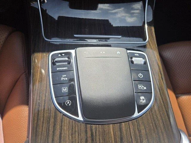 Used 2022 Graphite Grey Metallic Mercedes-Benz GLC 300 image 19