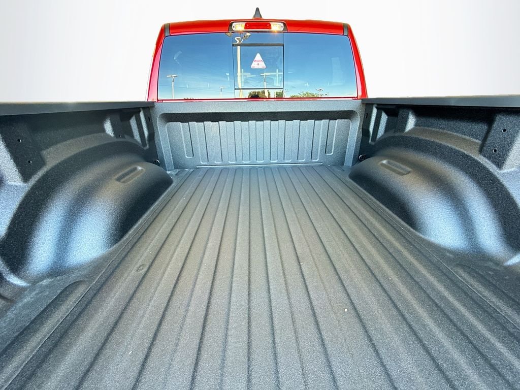 New 2026 Molten Red Pearl-Coat Exterior Paint RAM Laramie image 31