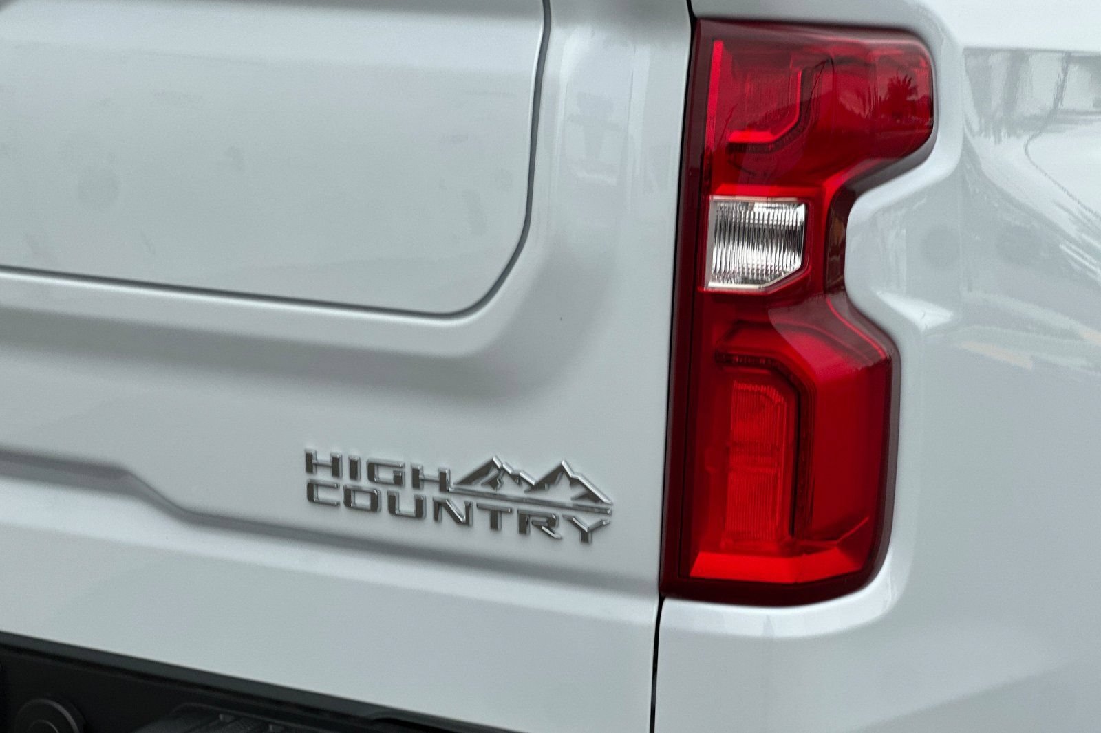 New 2026 Polar White Tricoat Chevrolet High Country image 26