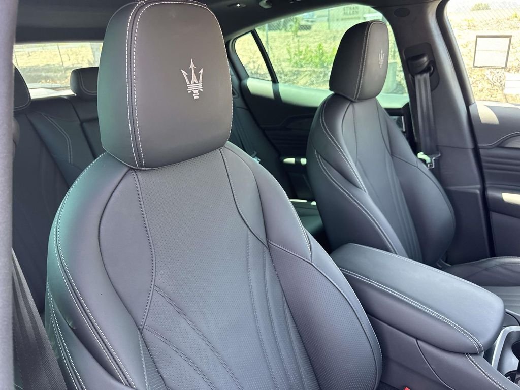 Used 2025  Maserati Modena image 29