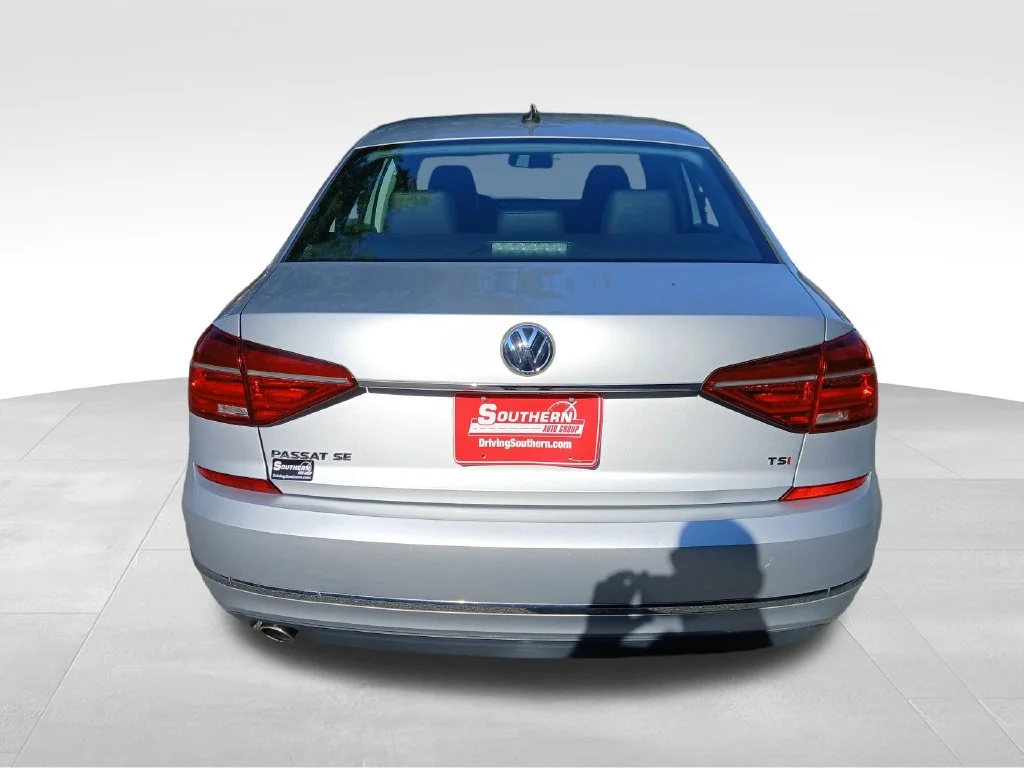 Used 2016 Silver Volkswagen 1.8T SE image 4
