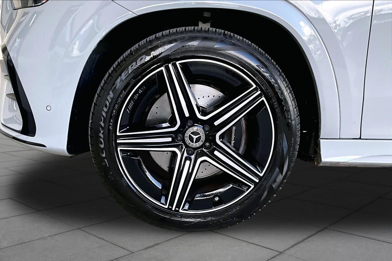 Used 2025 MANUFAKTUR Alpine Grey Mercedes-Benz GLE 450 image 11