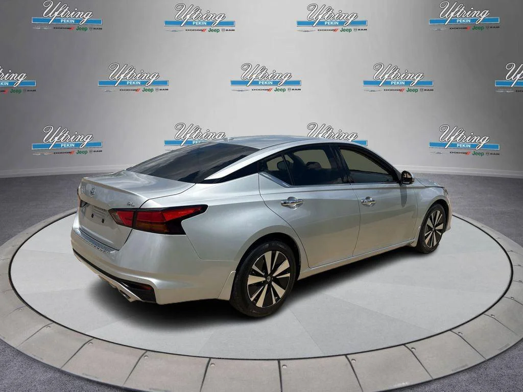 Used 2022 Brilliant Silver Metallic Nissan 2.5 SL image 3