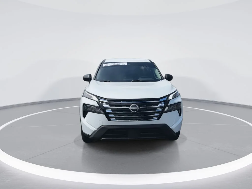 Used 2024 White Nissan S image 3