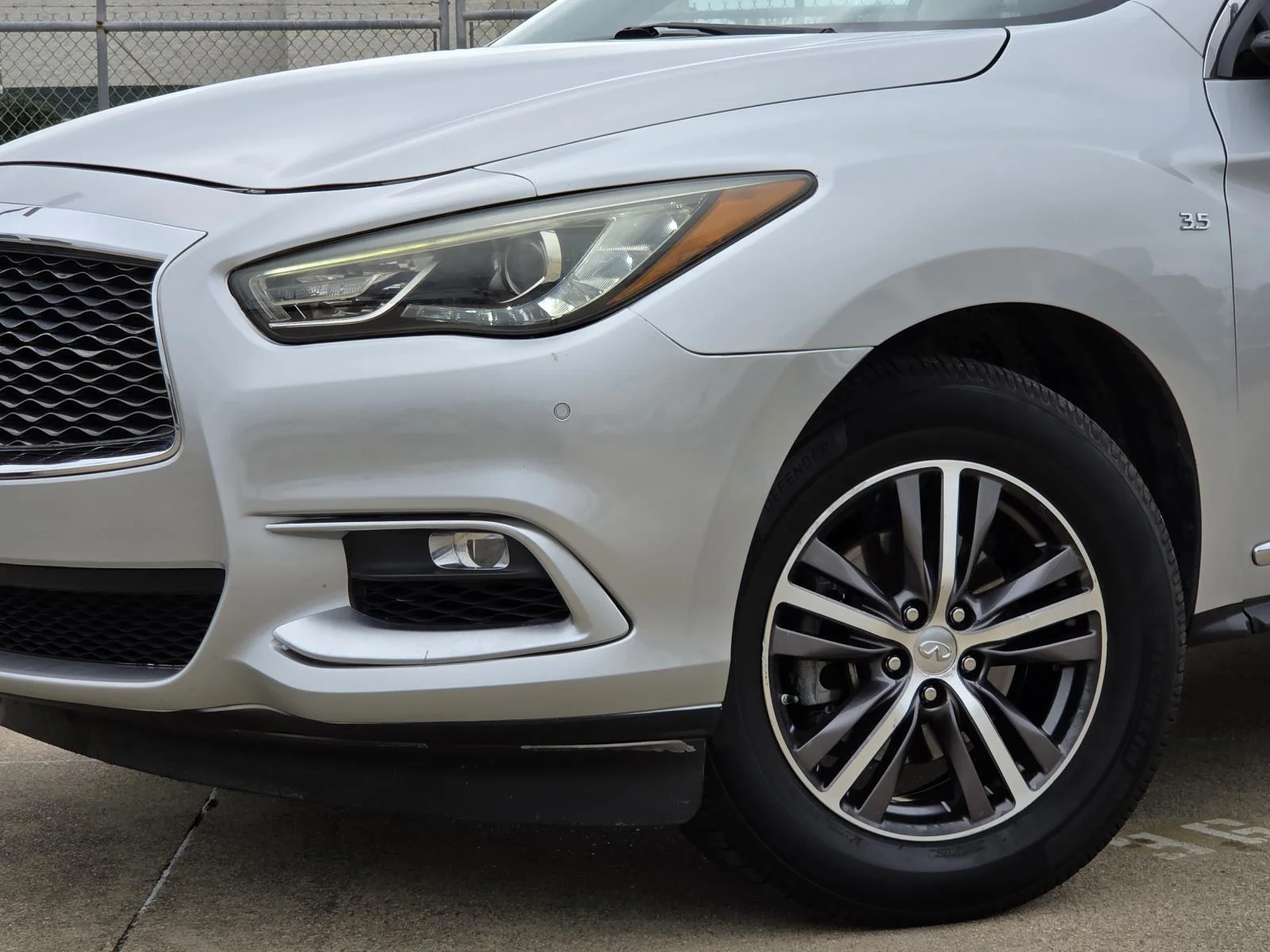Used 2016 Liquid Platinum INFINITI  image 7