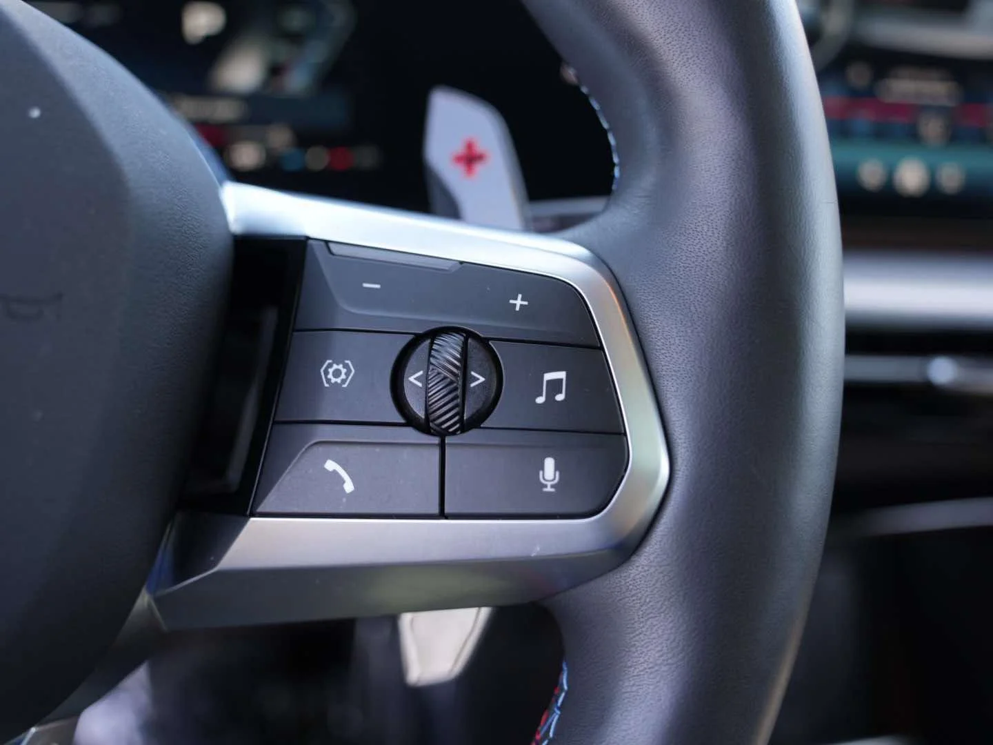 Used 2025 Black Sapphire Metallic BMW M35i Sports Activity Coupe image 18