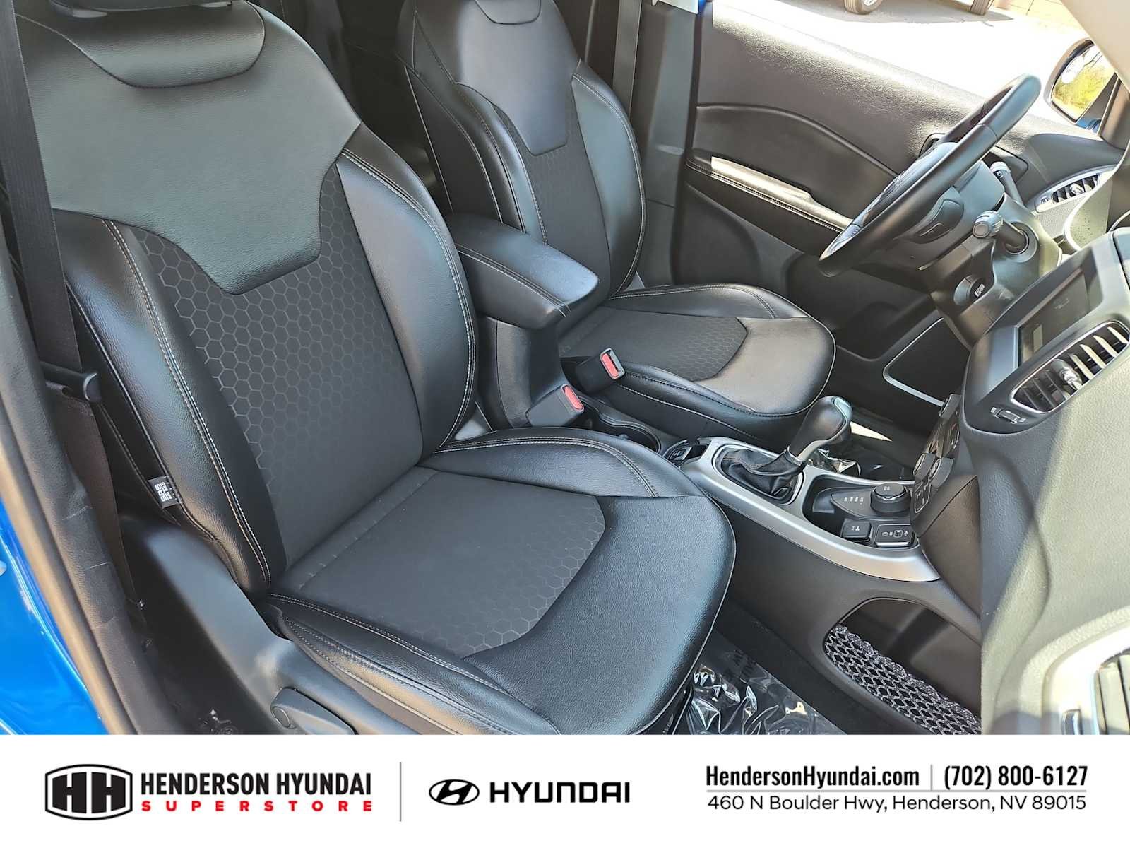 Used 2020 Laser Blue Pearlcoat Jeep Latitude image 21