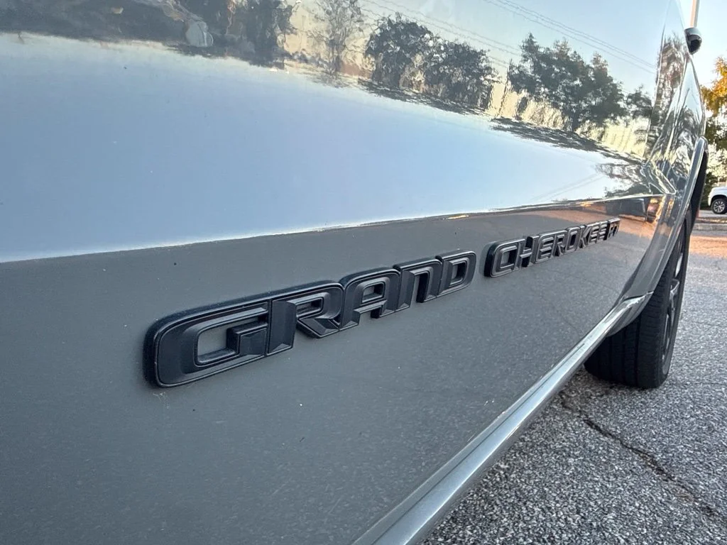 Used 2022 Gray Jeep Laredo X image 15