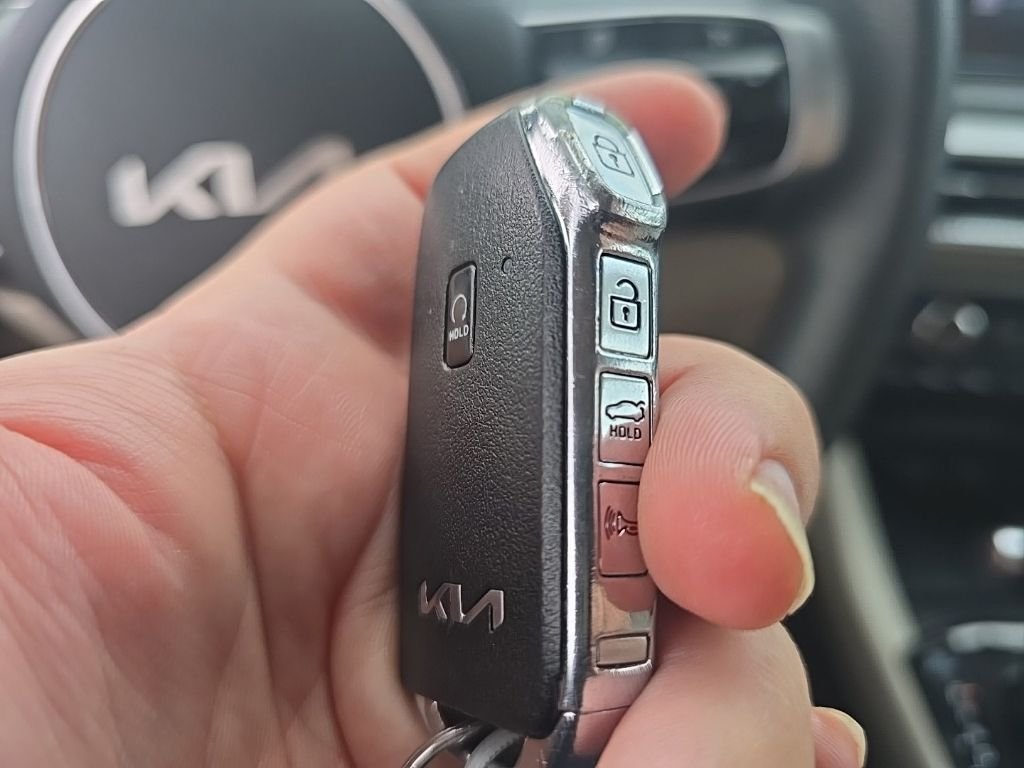 Used 2022 Beige Kia LXS image 20