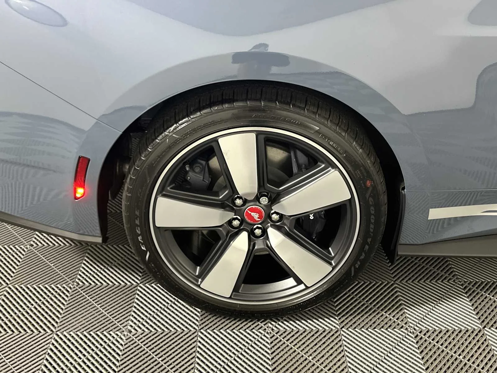 New 2025 Vapor Blue Metallic Ford GT Premium image 15
