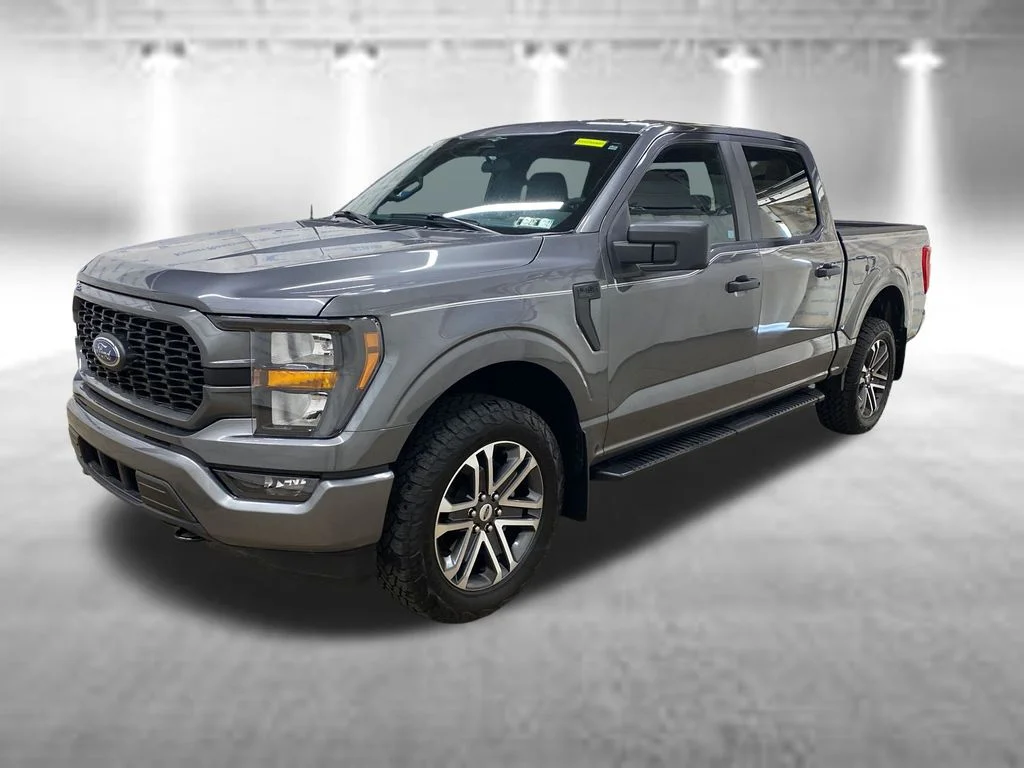 Used 2023 Gray Ford XL image 3
