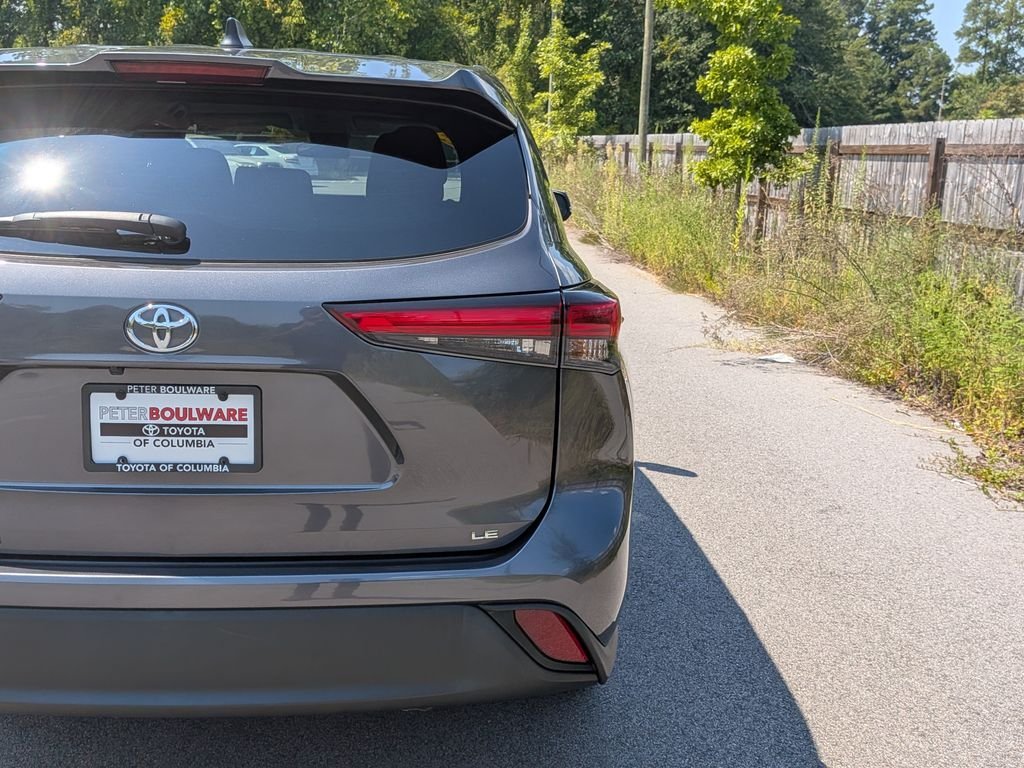 Used 2023 Gray Toyota LE image 8
