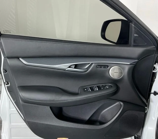 Certified Used 2024 White INFINITI SPORT image 9