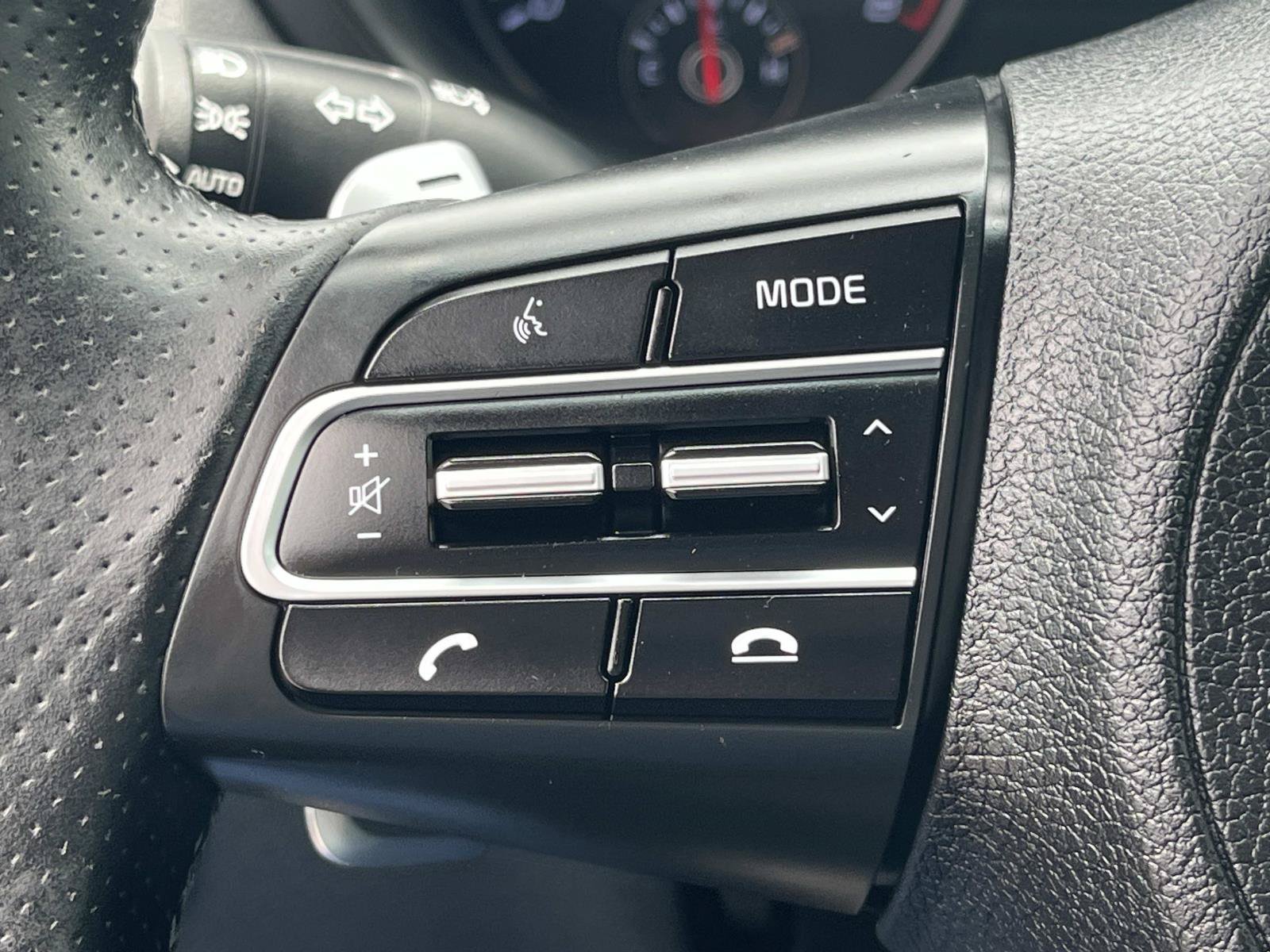 Used 2021 Snow White Pearl Kia GT-Line image 27