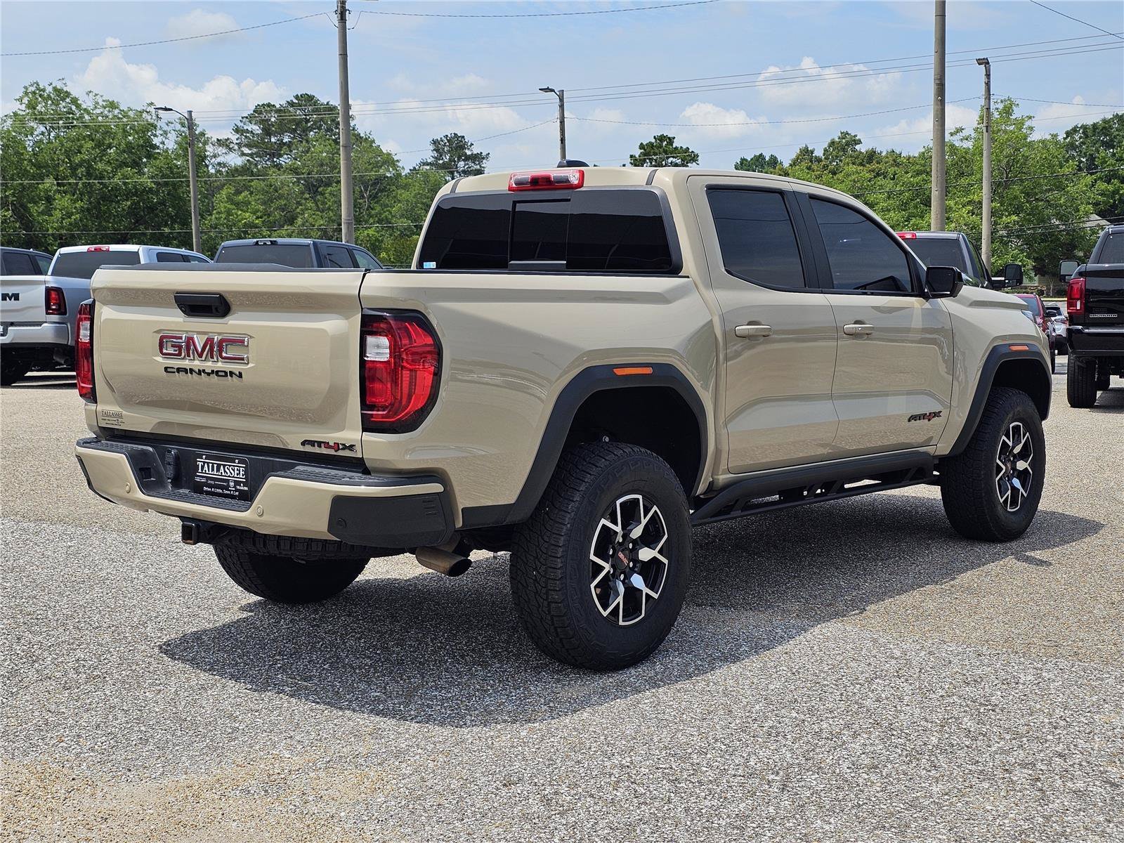2023 GMC Canyon AT4X - Photo 9