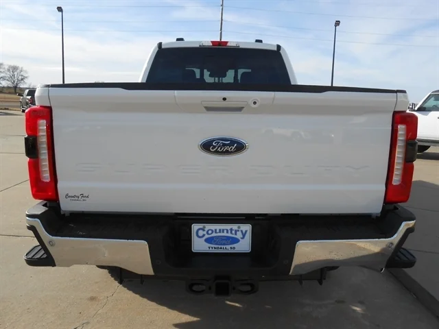 New 2026 Star White Metallic Tri-Coat FORD F-350® Lariat® image 5