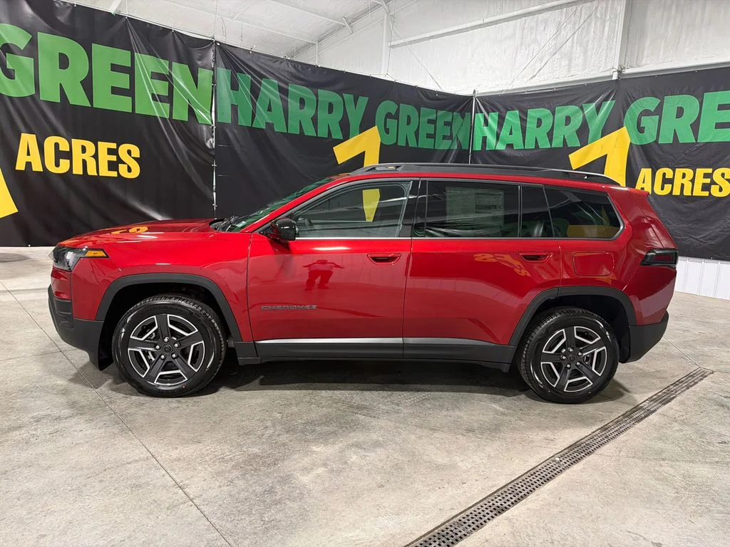 New 2026 Red Hot Pearl-Coat Exterior Paint Jeep Laredo image 3