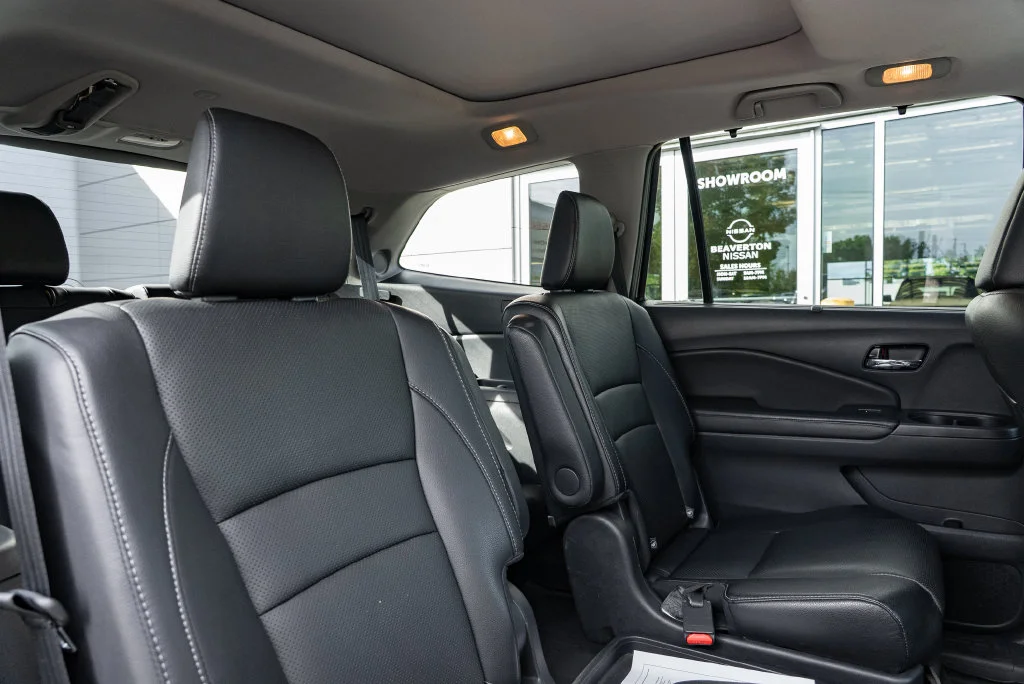 Used 2016 Black Honda Elite image 28