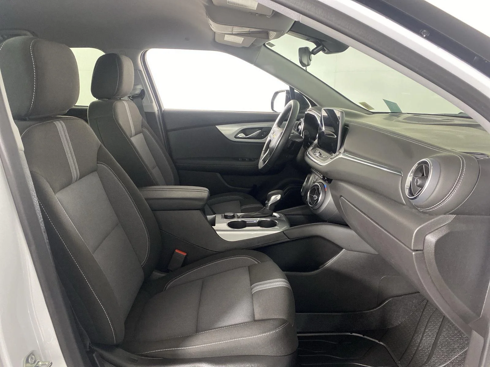 New 2026 Summit White Chevrolet 2LT image 26