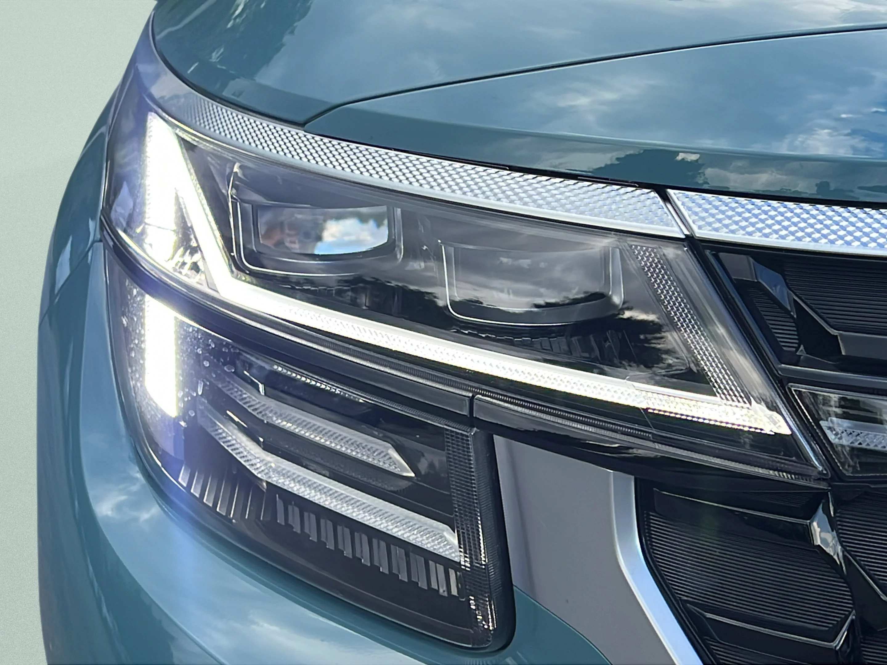 Used 2026 Pluton Blue/Black Roof Kia SX image 25
