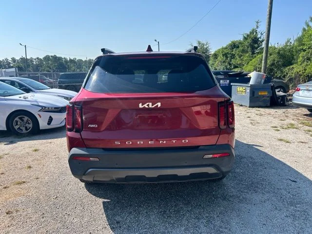 Used 2022 Red Kia S image 4