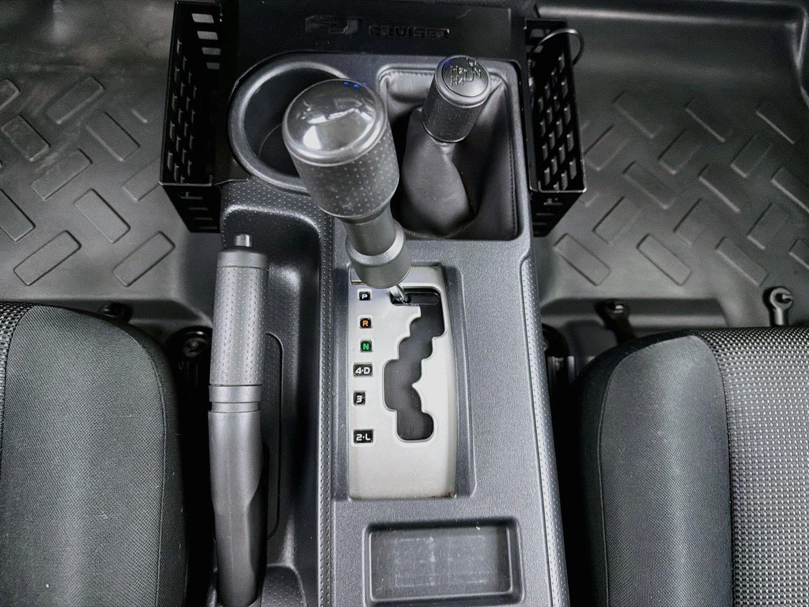 Used 2014 Black Toyota SR image 16