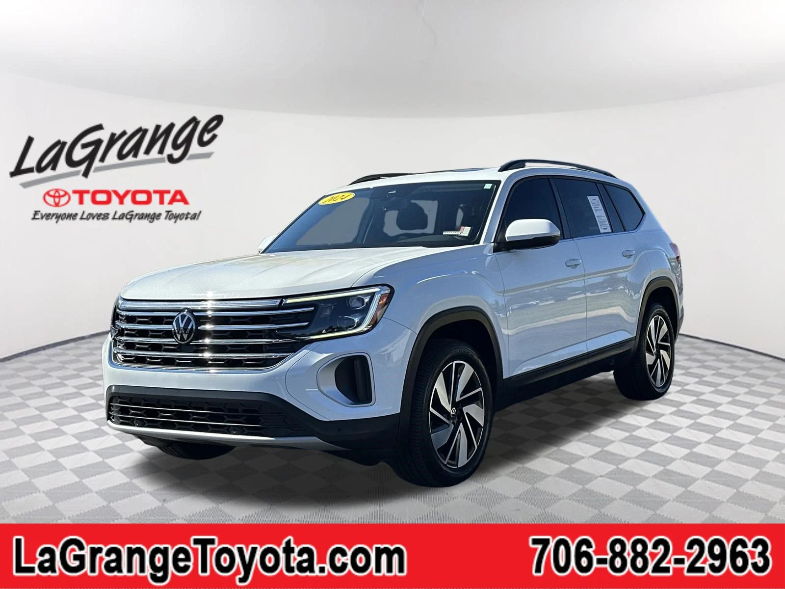2024 Volkswagen Atlas SE w/Tech