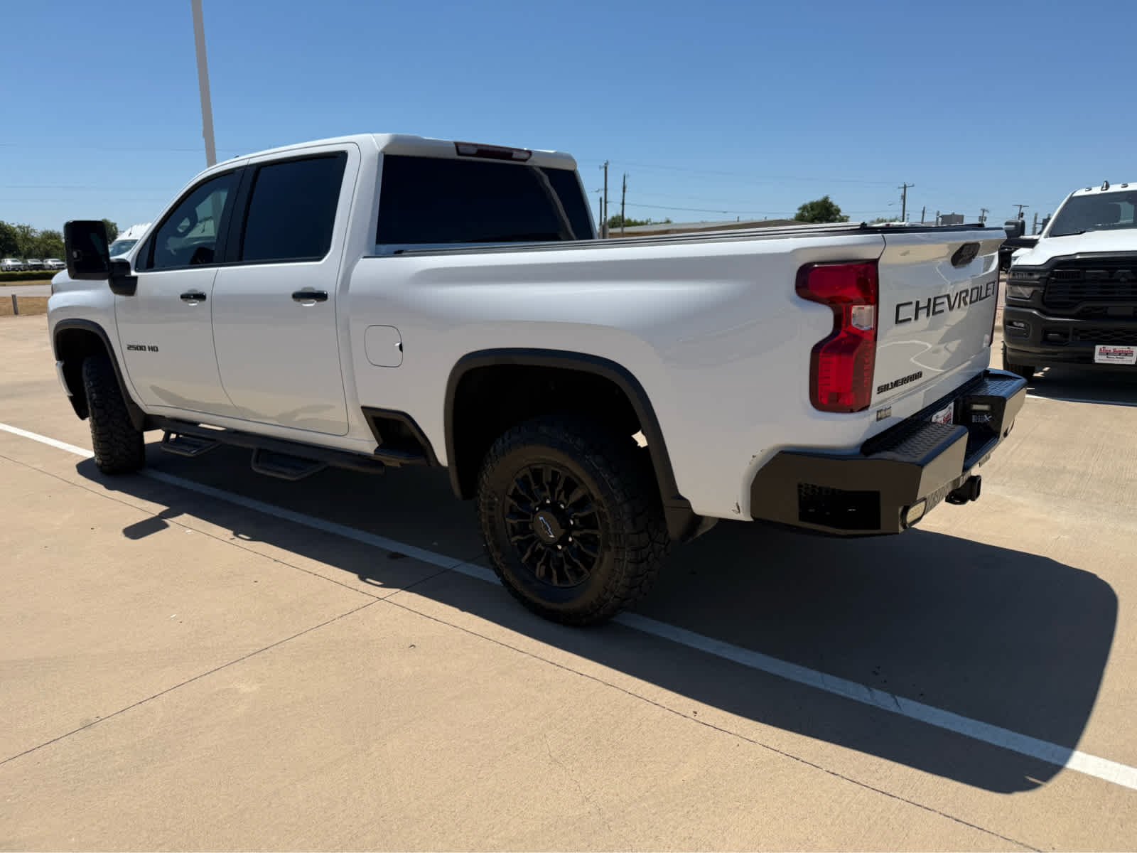 Used 2021 Summit White Chevrolet LT image 9