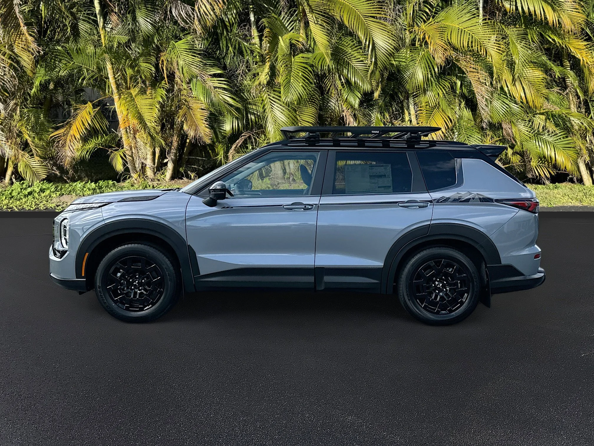 New 2026 Moonstone Gray Metallic/Black Roof Mitsubishi Trail Edition image 2