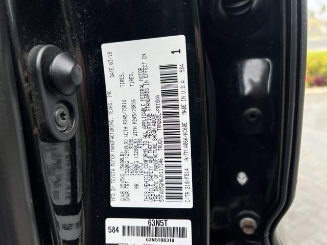 Used 2018  Toyota  image 23