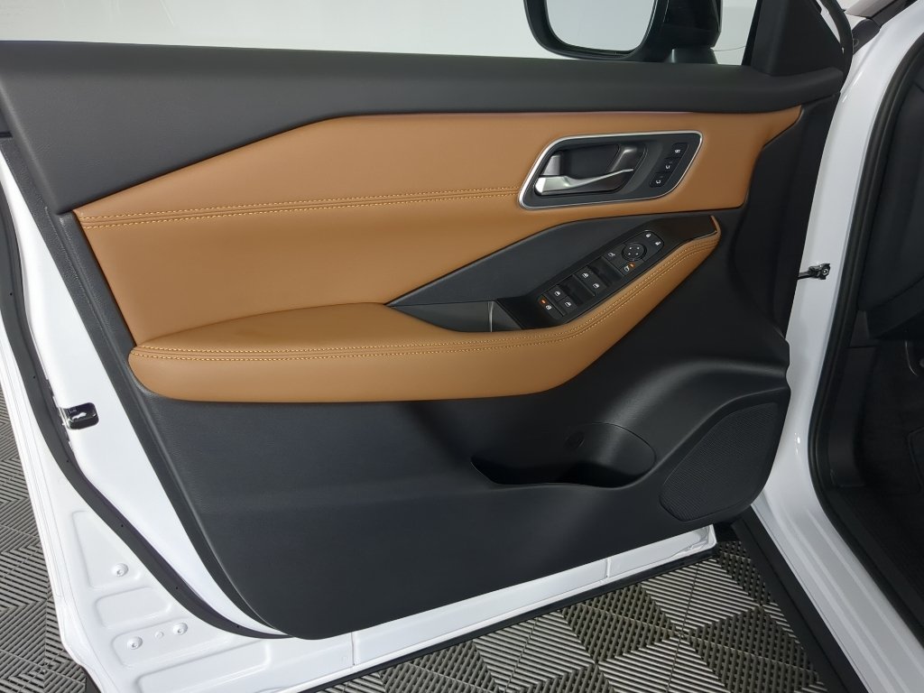 New 2026 Everest White Pearl TriCoat / Super Black Two-tone Nissan Platinum image 12