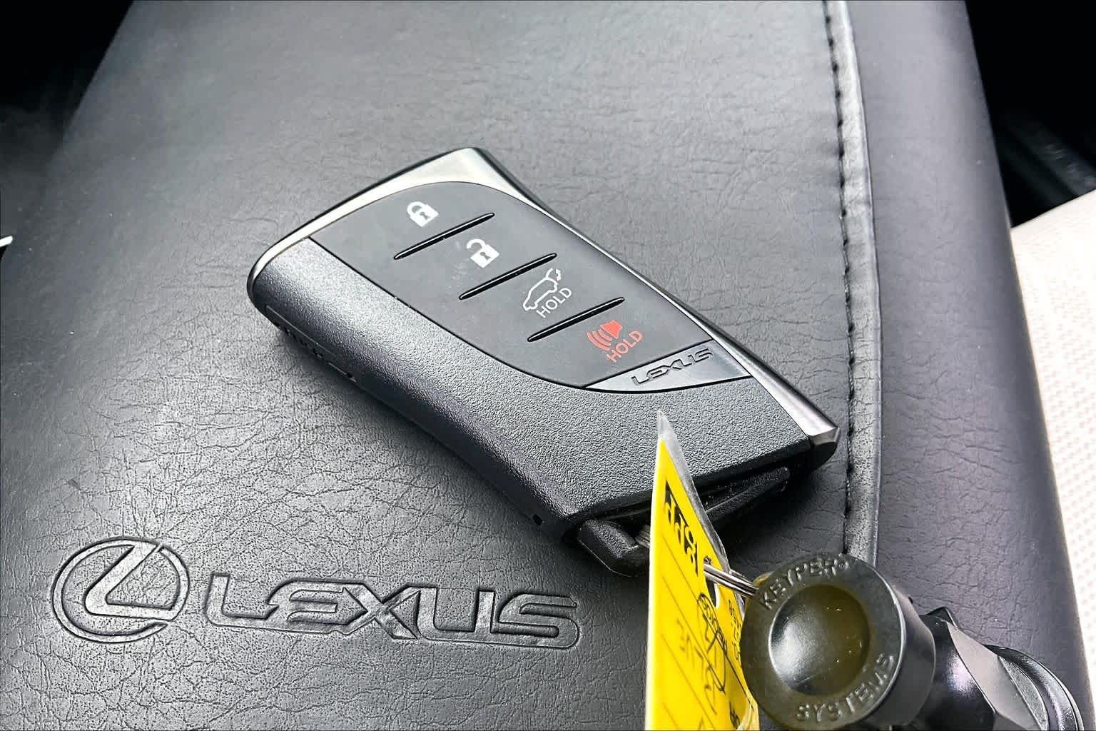 Used 2025 Nightfall Mica Lexus Premium Plus image 15
