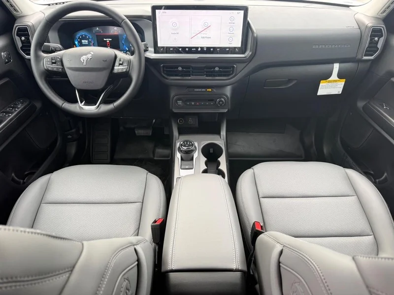 New 2026 Oxford White Ford Badlands 4x4 image 6