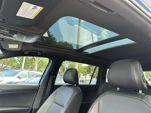 Used 2019 Blue Volkswagen 2.0T SEL R-Line image 22
