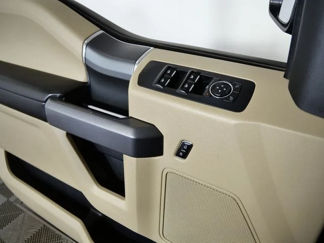 Used 2015  Ford XLT image 28