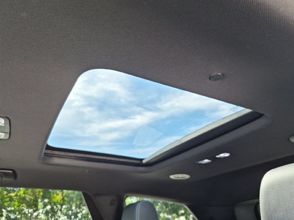 Used 2024 Black Buick Essence image 24
