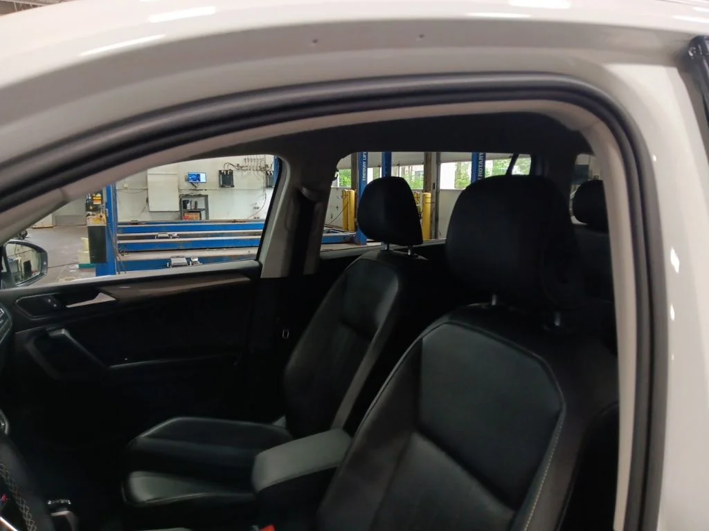Used 2022 Pure White Volkswagen 2.0T SE image 28