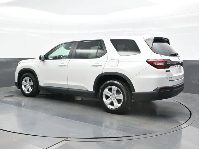 Used 2023  Honda LX image 3