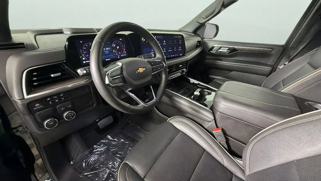 Used 2025 Black Chevrolet Premier image 18