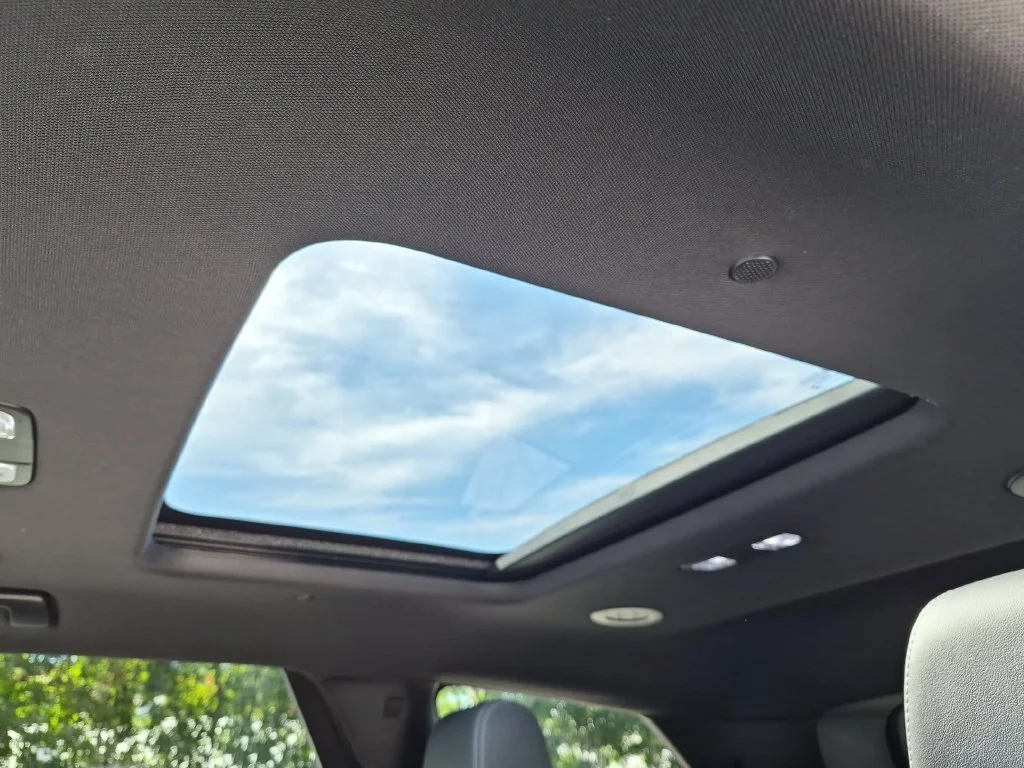 Used 2024 Black Buick Essence image 24