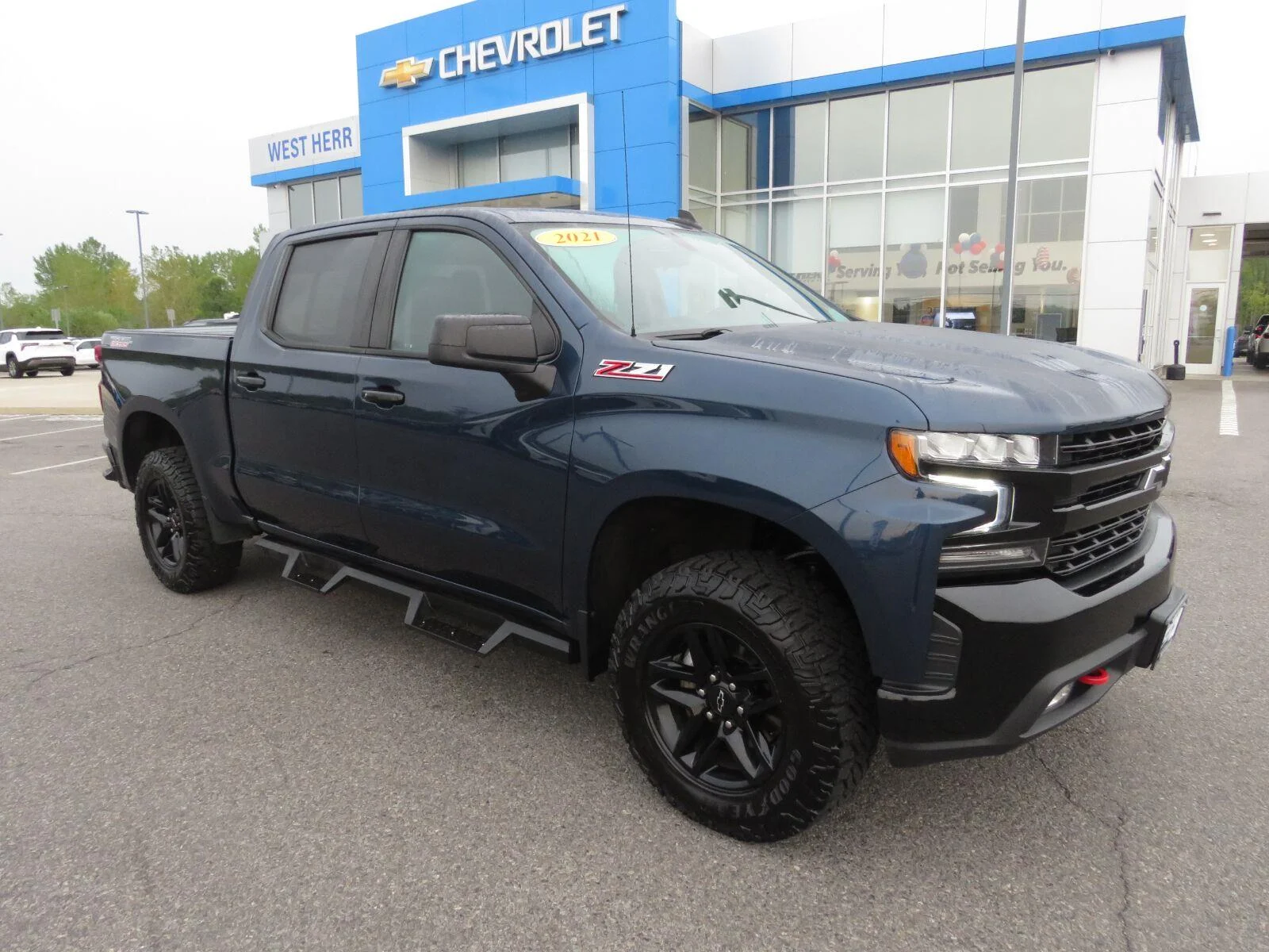 Used 2021 NORTHSKY BLUE METALLIC Chevrolet LT Trail Boss image 4