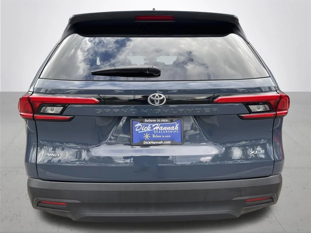 Used 2024 White Toyota XLE image 6