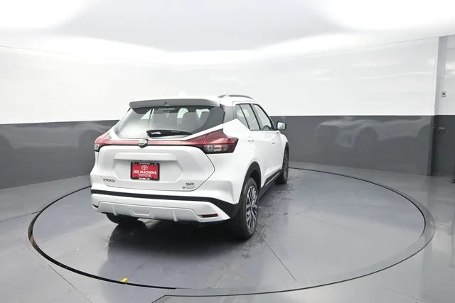 Used 2024 White Nissan SR image 89