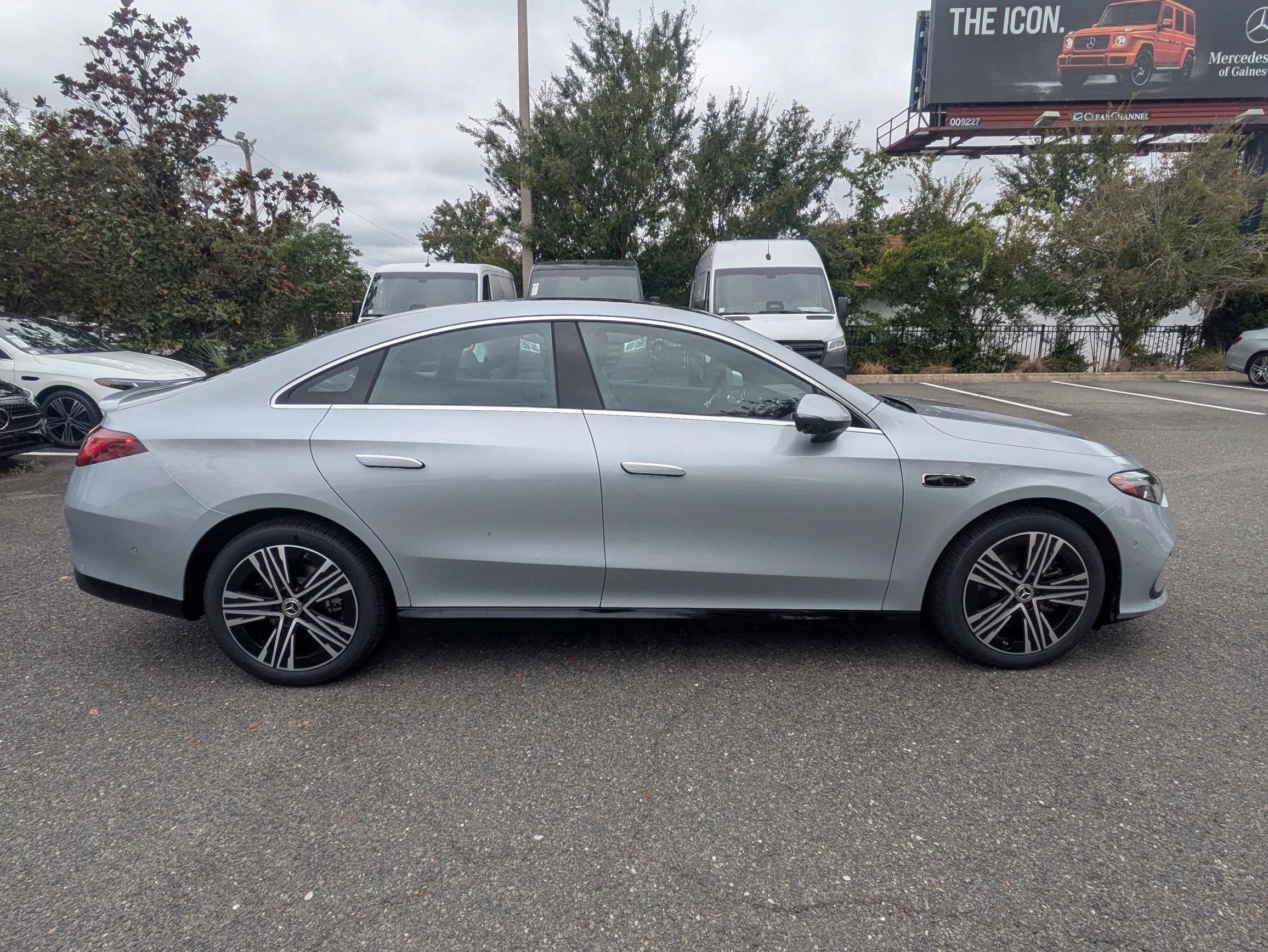 New 2027 Cirrus Silver Metallic Mercedes-Benz CLA 220 image 2