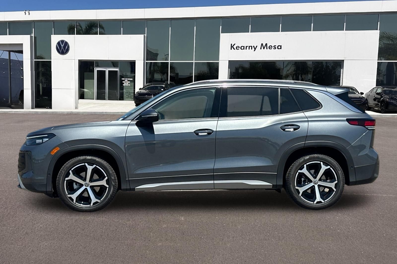 New 2026 Platinum Gray Metallic Volkswagen 2.0T SE image 7