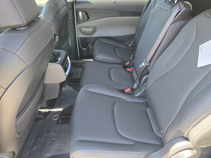New 2026 Snow White Pearl Kia EX image 8