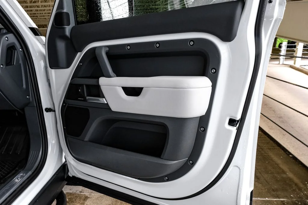 New 2026 Borasco Grey Metallic Land Rover S image 29