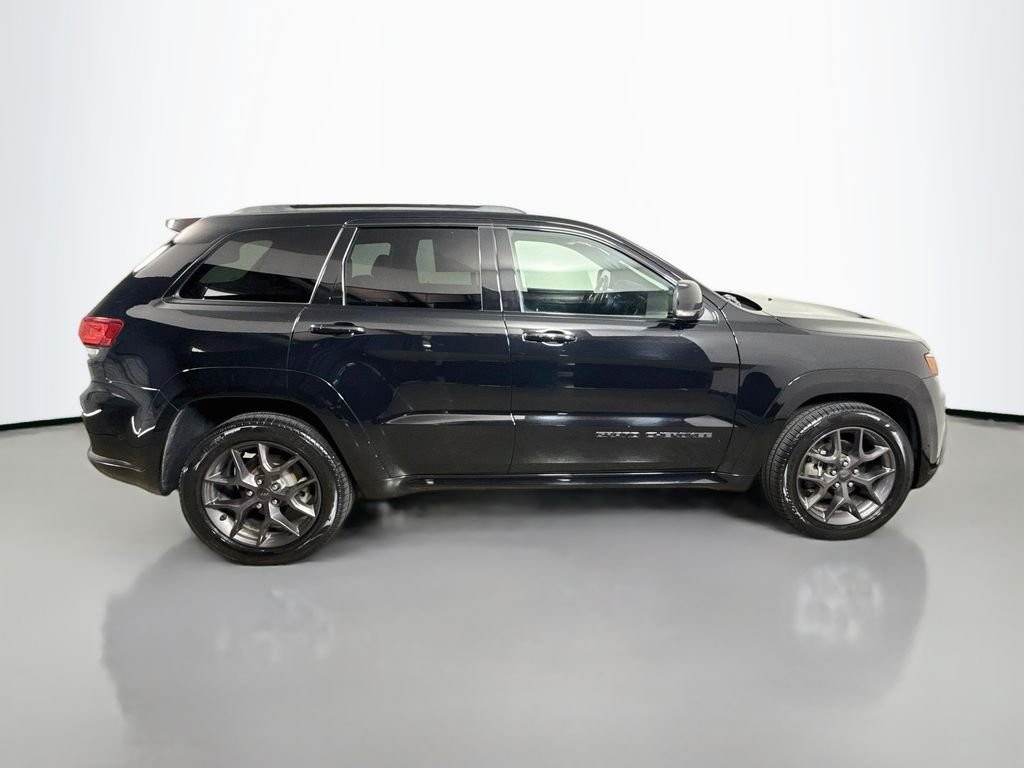 Used 2020 Diamond Black Crystal Pearlcoat Jeep Limited X image 8